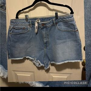 New w/Tags Victoria’s Secret ‘PINK ‘Blue Jean ‘Cut Off Look’ Shorts 
Sz.20

$25